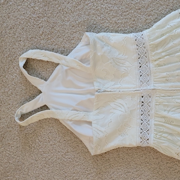 Francesca's criss cross necked white dress - Picture 2 of 7